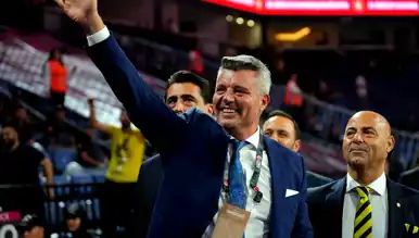 Sadettin Saran, Fenerbahçe'nin Kupasını Başkasına Emanet Etti!