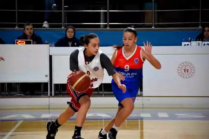 Afyonkarahisar'da U-14 Kızlar Basketbol Şampiyonu Belli Oldu!