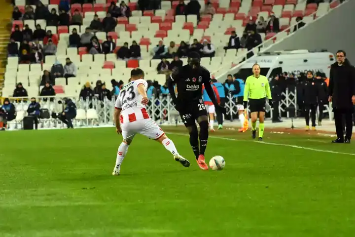 Beşiktaş, Sivasspor'u Deplasmanda 2-0 Yendi!