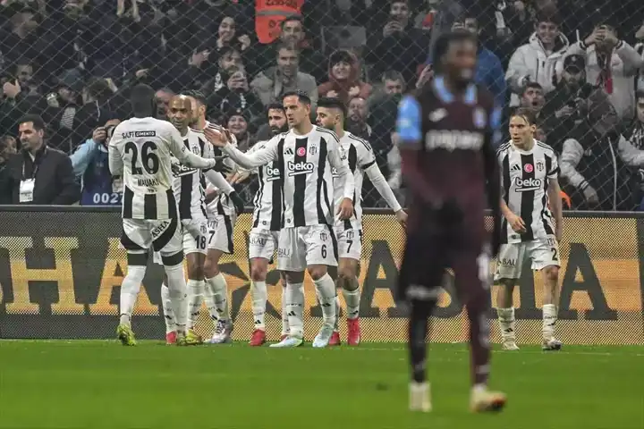 Beşiktaş, Trabzonspor'u Deviremedi! 2-1 Zafer