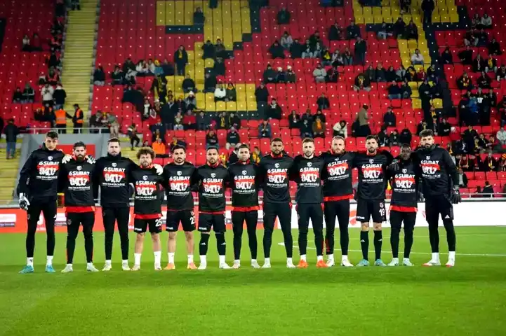 Göztepe-Gaziantep FK: İlk Yarı 0-0