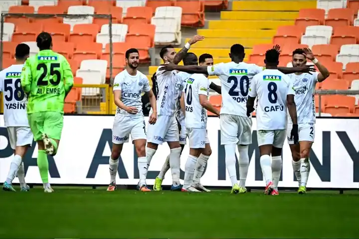 Kasımpaşa, Adana Demirspor'u 5-3 Yendi!