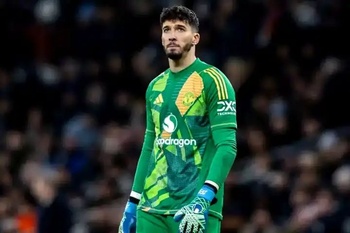 Altay Bayındır'ın Manchester United Macerası Bitecek mi?