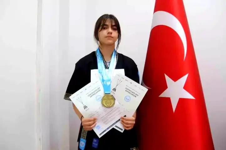 Nisa Nur Tur, Alpagut'ta Dünya Şampiyonu!