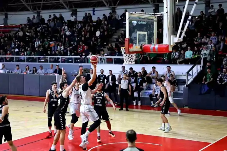 Sakarya Basket, İBB Spor'a Karşı Kazanacak mı?
