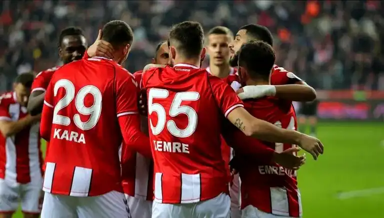 Samsunspor: Transfer Yasağı Yalanı! Hukuk Yolu