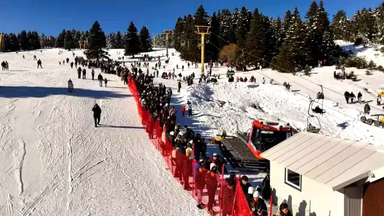 Uludağ'da Sömestir Tatili: Kayak İzdihamı!